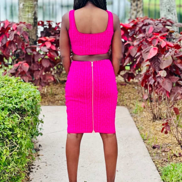 Super Cute Crop Top Zip Up Skirt Set - Picture 2 of 3